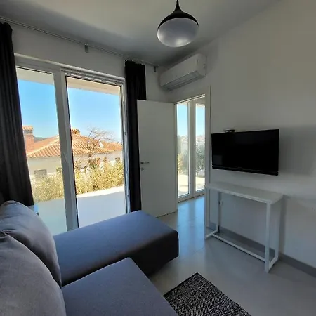 Design 1ˇˇˇˇ * Mali Lošinj