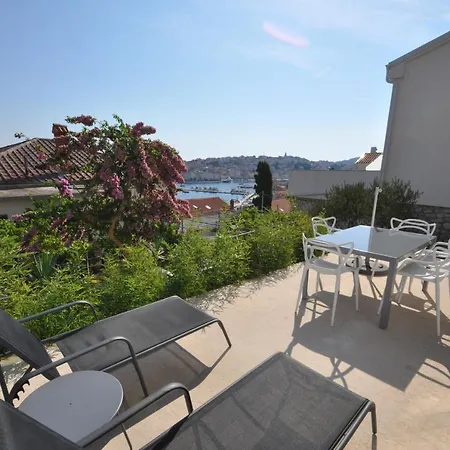 Design 1ˇˇˇˇ Apartament